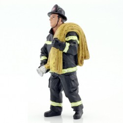 Figurina barbat pompier job done, 1:18 American Diorama