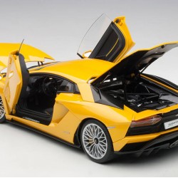 Macheta auto Lamborghini Aventador S yellow 2017, 1:18 Autoart