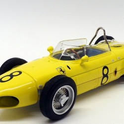 Macheta auto Ferrari Dino 156 Sharknose - #8 O.Gendebien 1961, 1:18 CMR