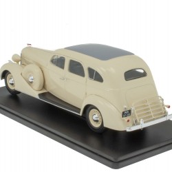 Macheta auto ZIS 101A sedan 1945 bej, 1:24 Colectia Automobile de Neuitat – World – Hachette