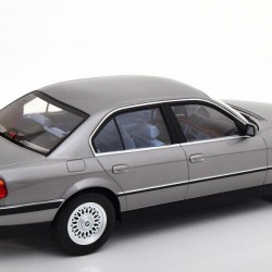 Macheta auto BMW 740i E38 1.series 1994 gri LE 1000 pcs, 1:18 KK Scale