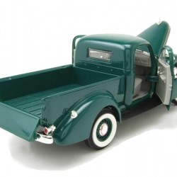 Macheta auto Studebaker Coupe Express Pick Up 1937 verde, 1:18 Lucky Diecast