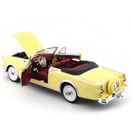 Macheta auto Packard Caribbean cream 1953, 1:18 Lucky DieCast