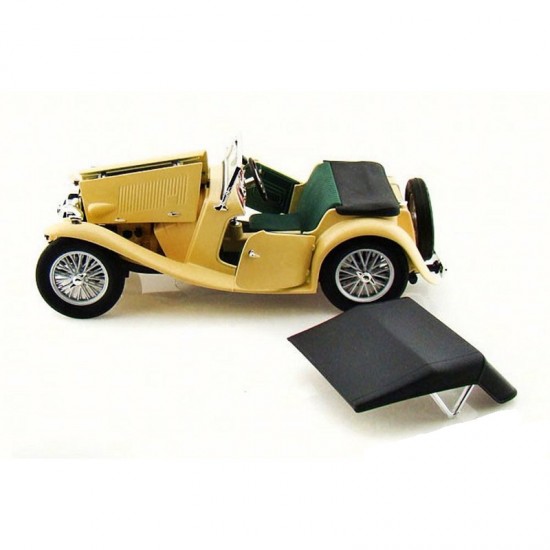 Macheta auto MG TC Midget cream 1947, 1:18 Lucky Diecast