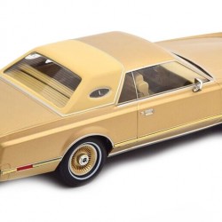 Macheta auto Lincoln Continental Mark V crem 1977, 1:18 MCG