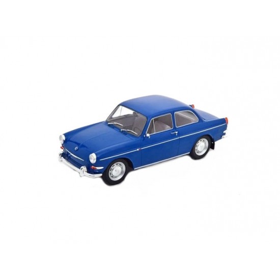 Macheta auto Volkswagen 1500 S blue 1963, 1:18 MCG