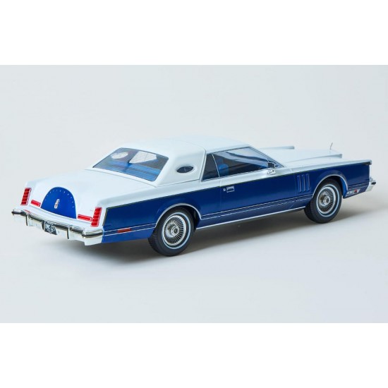 Macheta auto Lincoln Continental Mark V white/blue 1977, 1:18 MCG