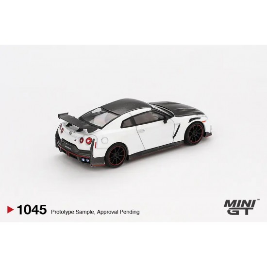 Macheta auto Nissan GTR (35) Nismo Brilliant White Pearl 2024 1:64 Mini GT MGT1045