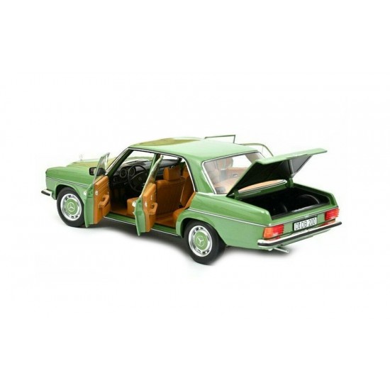 Macheta auto Mercedes-Benz 200 W115 verde 1973, 1:18 Norev