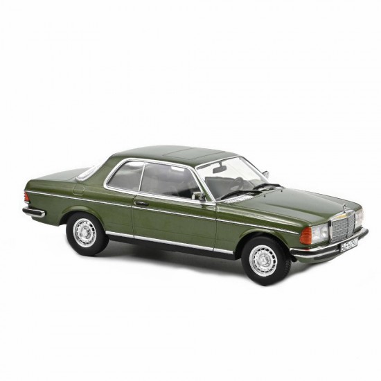 Macheta auto Mercedes-Benz 280 CE (C123) green 1980, 1:18 Norev