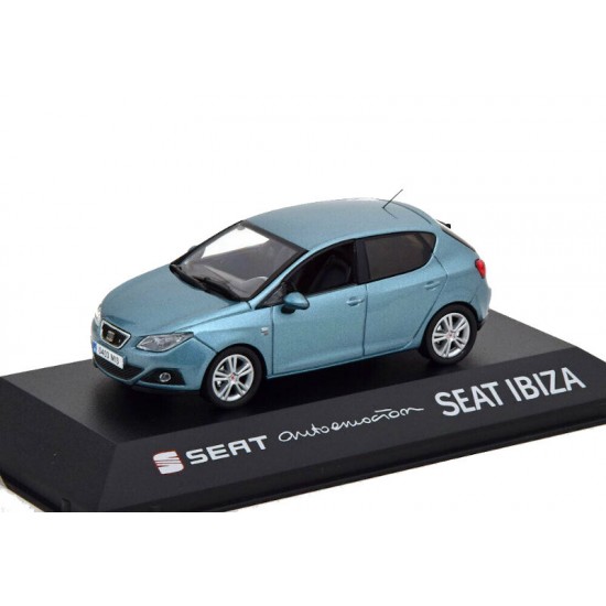 Macheta auto Seat Ibiza IV albastru deschis 2012, 1:43 Fischer – dealer model