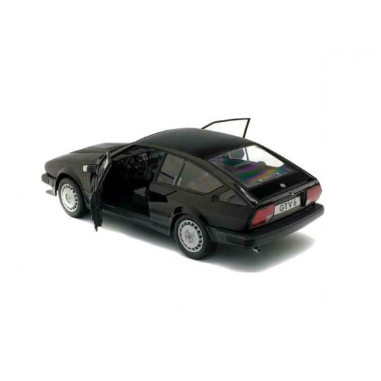 Macheta auto Alfa Romeo GTV6 negru 1984, 1:18 Solido
