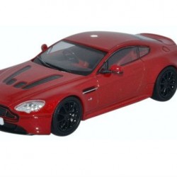 Macheta auto Aston Martin V12 Vantage rosu, 1:43 Welly